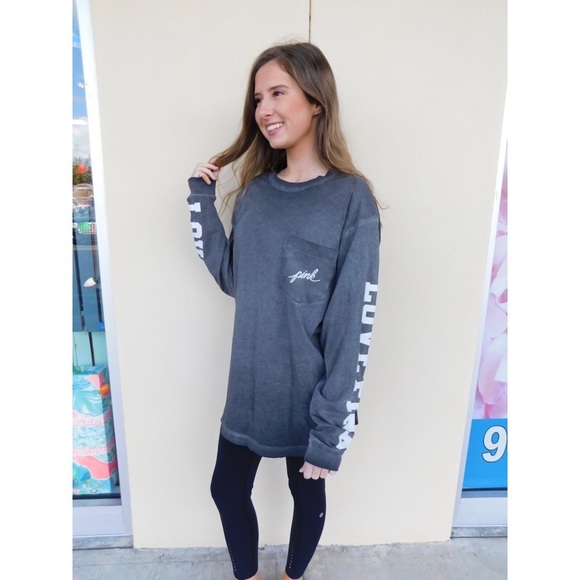 PINK VS Long Sleeve Top NWT - Picture 2 of 2